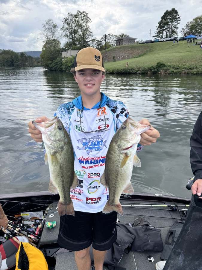 Tournament day on Watts Bar, both keepers up.